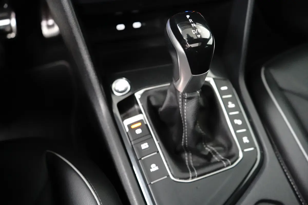 1.4 TSI eHybrid R-Line Business | Achteruitrijcamera | Adaptief demping systeem | Cruise control adaptief