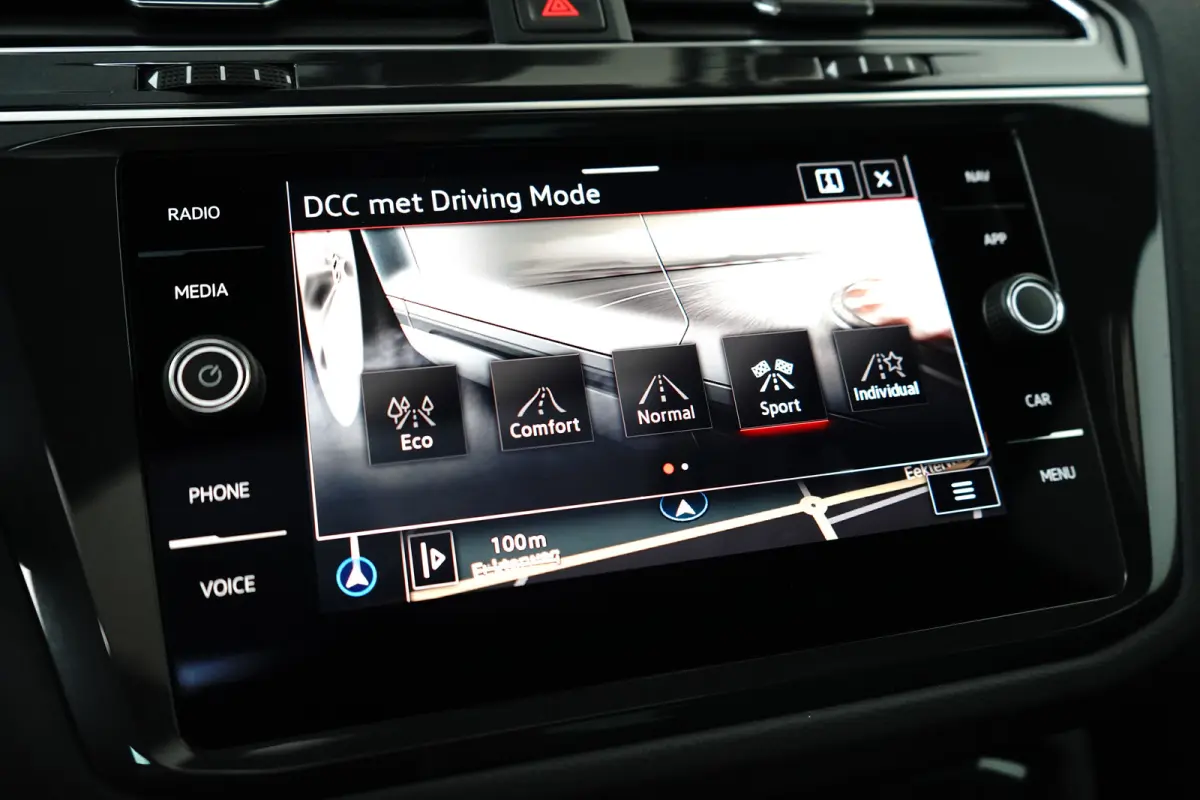 1.4 TSI eHybrid R-Line Business | Achteruitrijcamera | Adaptief demping systeem | Cruise control adaptief