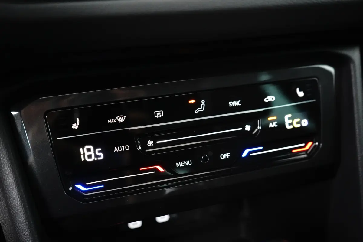 1.4 TSI eHybrid R-Line Business | Achteruitrijcamera | Adaptief demping systeem | Cruise control adaptief