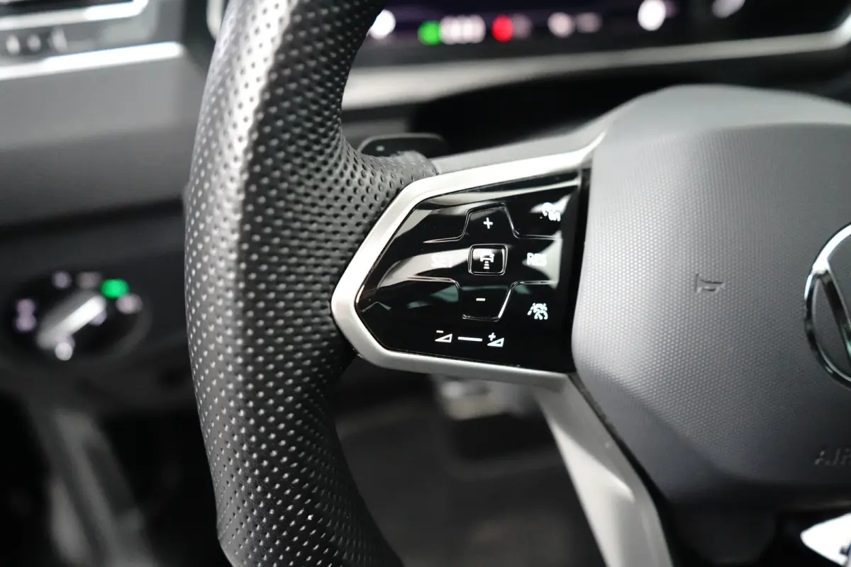 1.4 TSI eHybrid R-Line Business | Achteruitrijcamera | Adaptief demping systeem | Cruise control adaptief