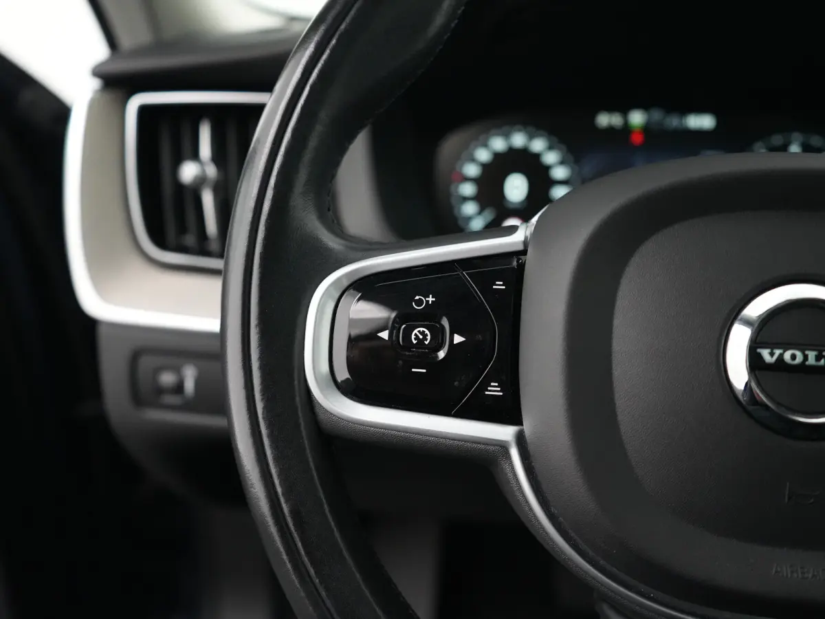 B5 Inscription | Head-Up | 360° | Harman/Kardon | Panoramadak | Trekhaak | Standkachel | Adaptive Cruise | BLIS