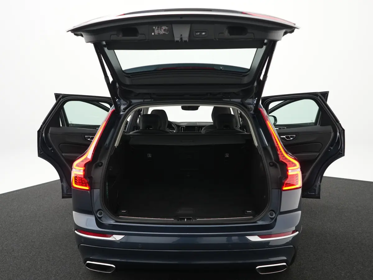B5 Inscription | Head-Up | 360° | Harman/Kardon | Panoramadak | Trekhaak | Standkachel | Adaptive Cruise | BLIS