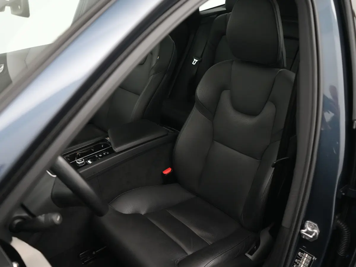 B5 Inscription | Head-Up | 360° | Harman/Kardon | Panoramadak | Trekhaak | Standkachel | Adaptive Cruise | BLIS