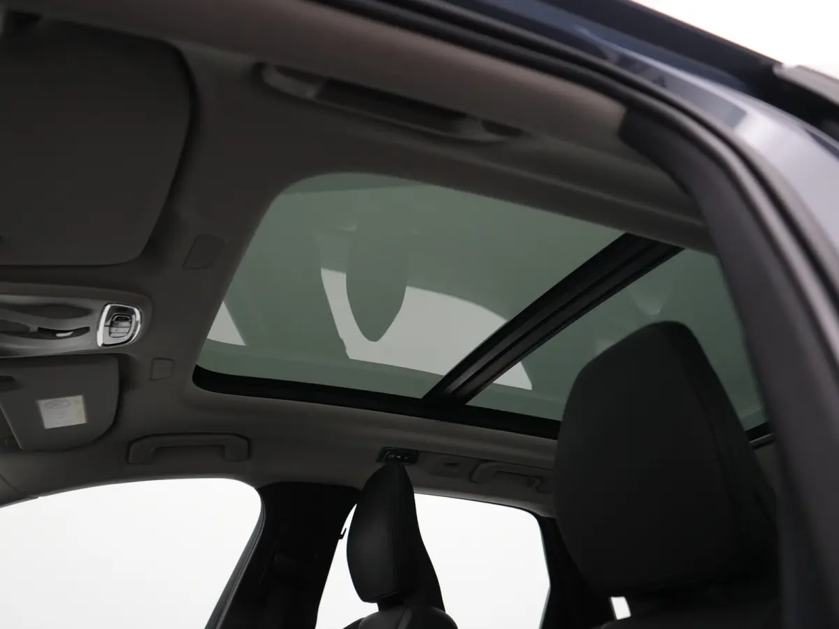 B5 Inscription | Head-Up | 360° | Harman/Kardon | Panoramadak | Trekhaak | Standkachel | Adaptive Cruise | BLIS