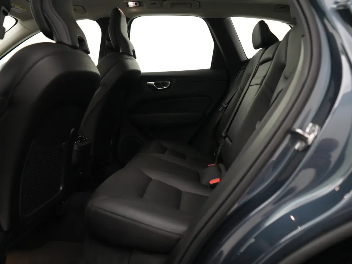 B5 Inscription | Head-Up | 360° | Harman/Kardon | Panoramadak | Trekhaak | Standkachel | Adaptive Cruise | BLIS