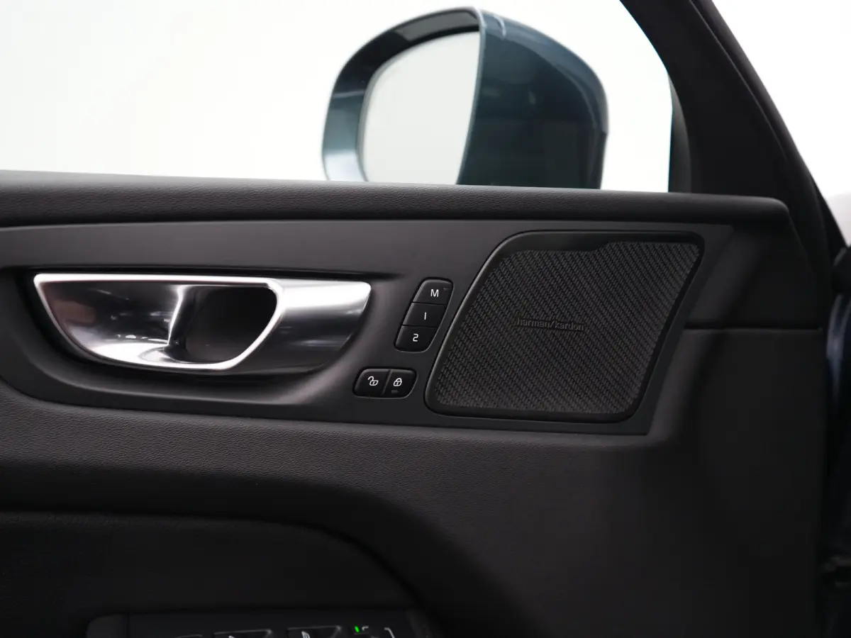 B5 Inscription | Head-Up | 360° | Harman/Kardon | Panoramadak | Trekhaak | Standkachel | Adaptive Cruise | BLIS