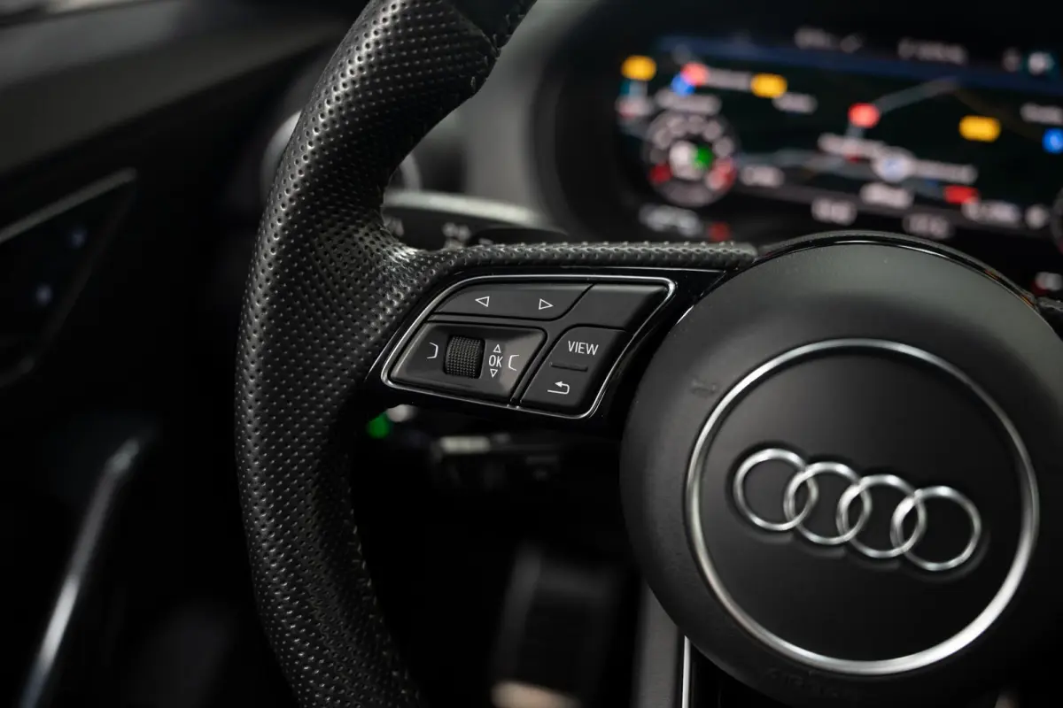 SQ2 2.0 TFSI SQ2*PANO*ACC*LANE-ASS*VIRTUAL*HUD*B&O*CAM