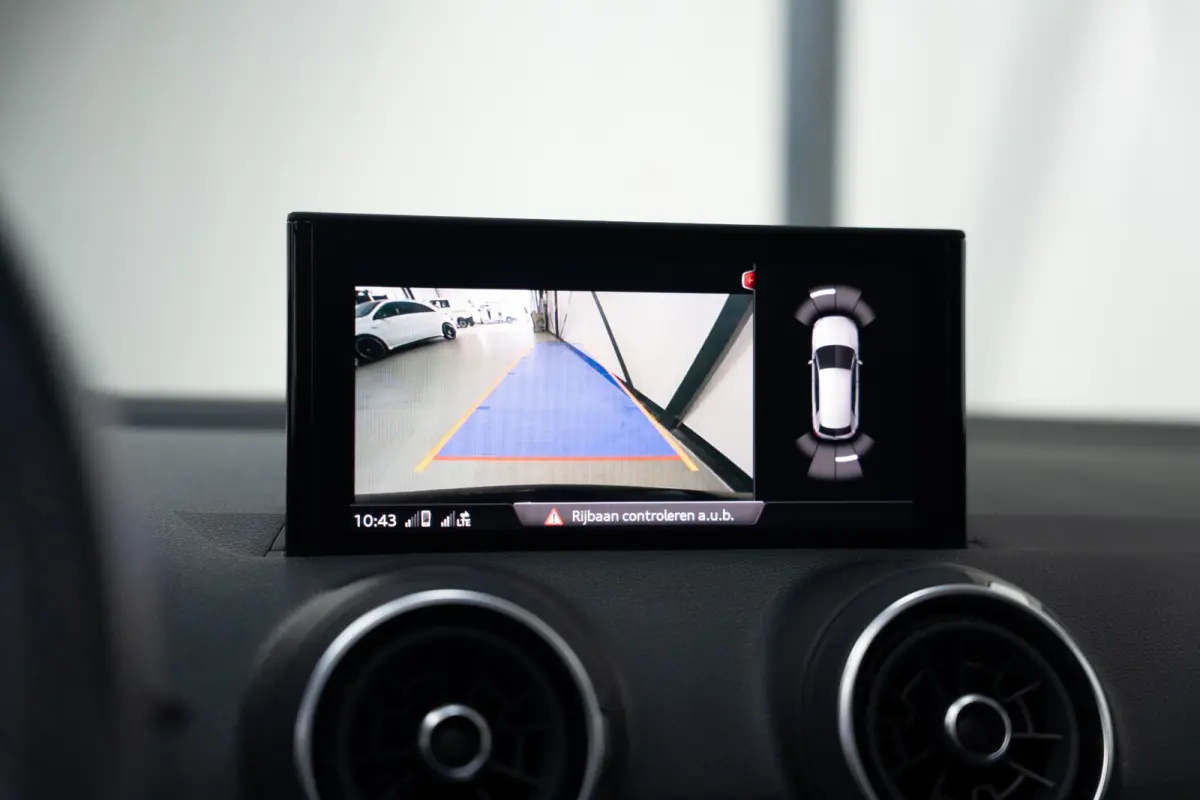 SQ2 2.0 TFSI SQ2*PANO*ACC*LANE-ASS*VIRTUAL*HUD*B&O*CAM
