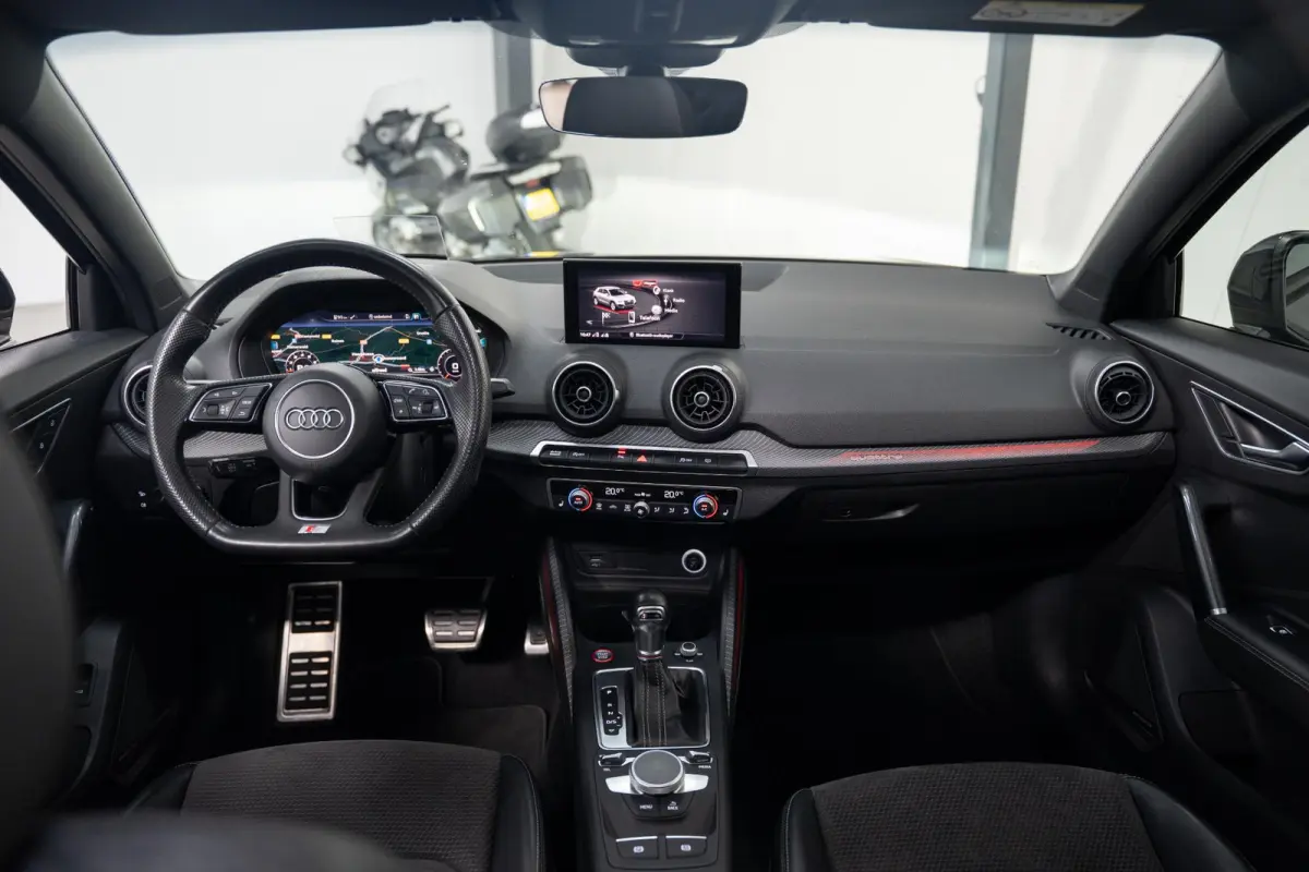 SQ2 2.0 TFSI SQ2*PANO*ACC*LANE-ASS*VIRTUAL*HUD*B&O*CAM