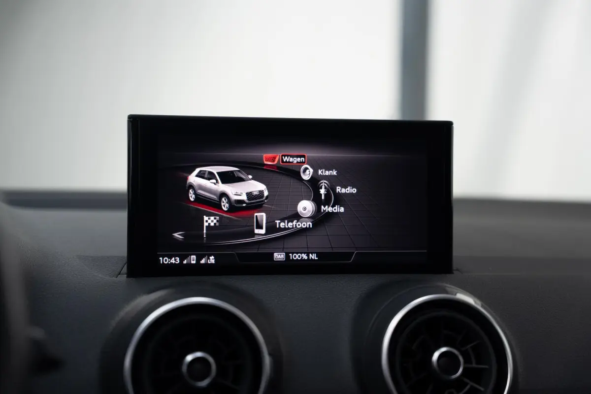 SQ2 2.0 TFSI SQ2*PANO*ACC*LANE-ASS*VIRTUAL*HUD*B&O*CAM