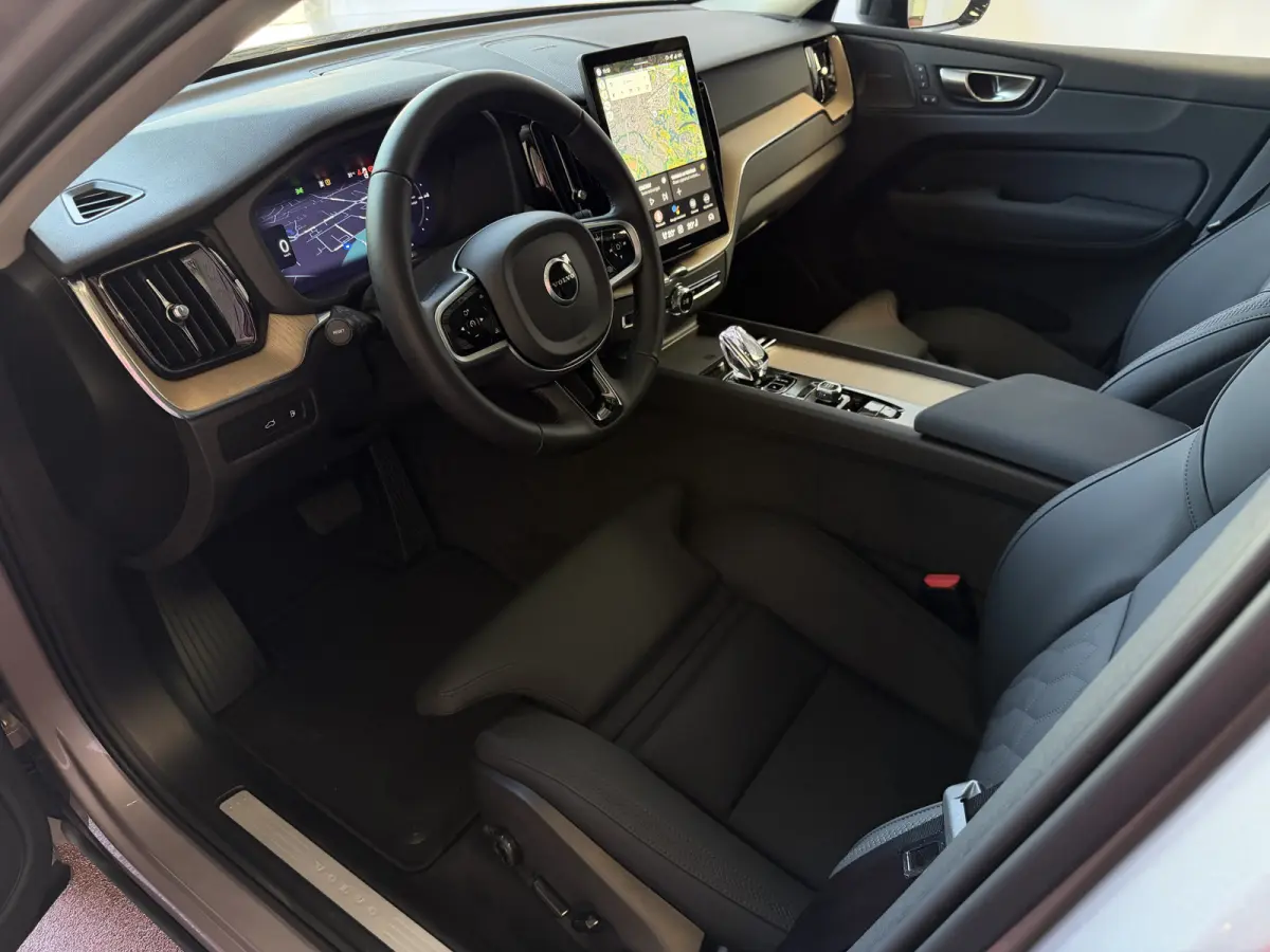 2.0 T8 455PK AWD PLUS DARK NIEUWE AUTO HARMAN KARDON 360.CAM STOEL/STUUR VERW LEER vapour grey