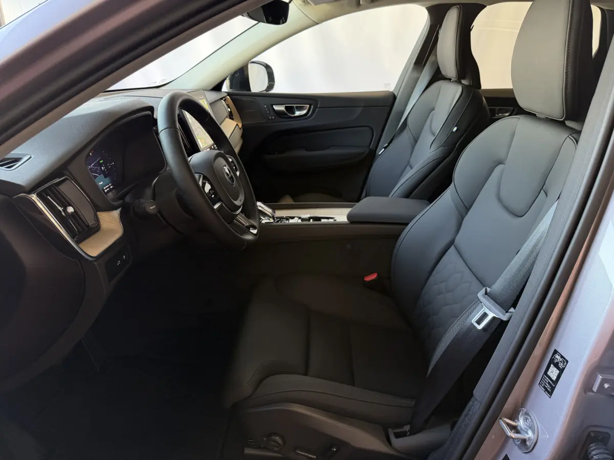 2.0 T8 455PK AWD PLUS DARK NIEUWE AUTO HARMAN KARDON 360.CAM STOEL/STUUR VERW LEER vapour grey
