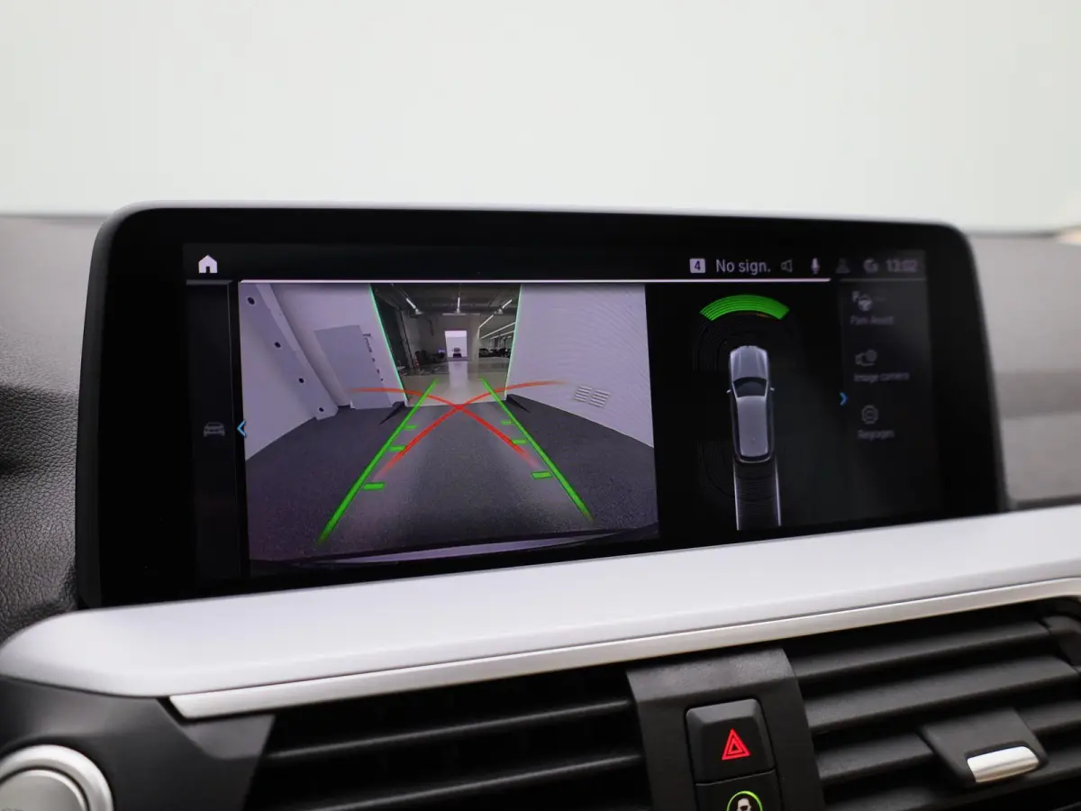 xDrive30e High Executive | Automaat | Panorama dak | Climate control | Virtual cockpit | Memory seat | Apple carplay | Sfeer verlichting | Navigatie | Stoel verwarming | Elec. achterklep | A
