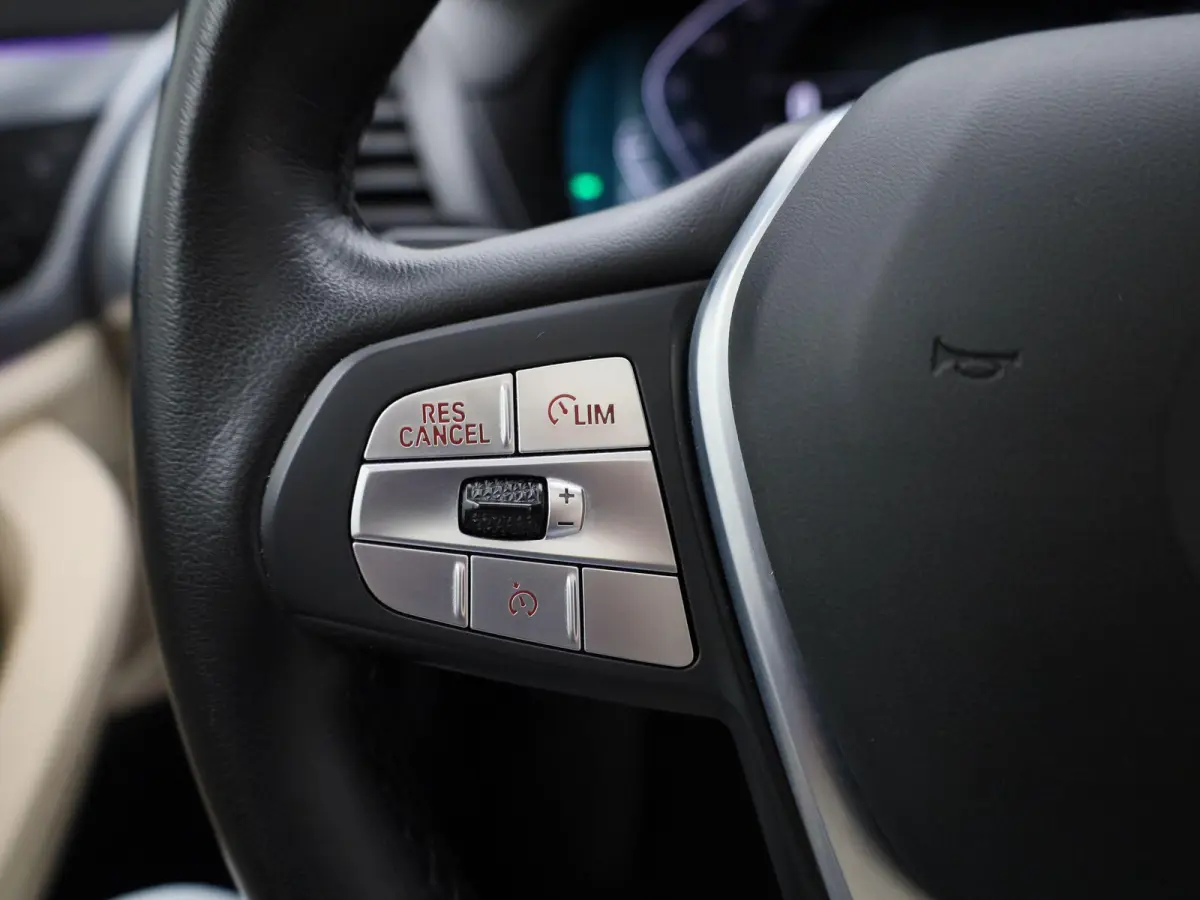 xDrive30e High Executive | Automaat | Panorama dak | Climate control | Virtual cockpit | Memory seat | Apple carplay | Sfeer verlichting | Navigatie | Stoel verwarming | Elec. achterklep | A