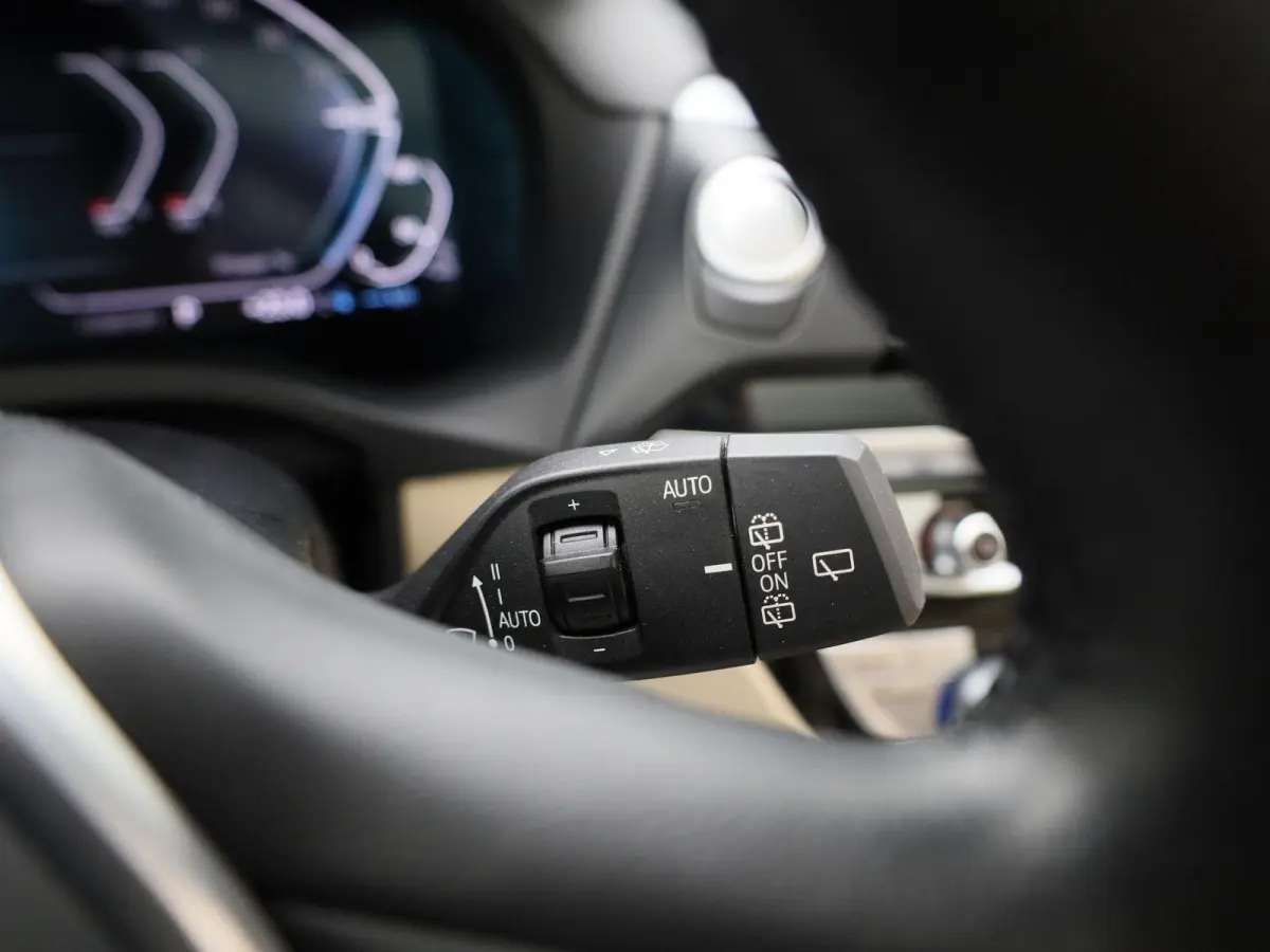 xDrive30e High Executive | Automaat | Panorama dak | Climate control | Virtual cockpit | Memory seat | Apple carplay | Sfeer verlichting | Navigatie | Stoel verwarming | Elec. achterklep | A