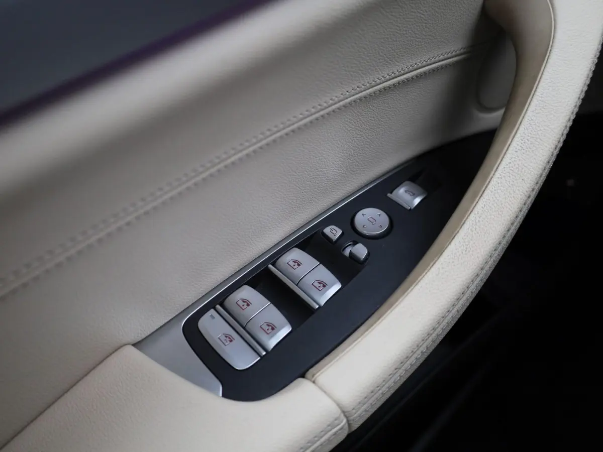 xDrive30e High Executive | Automaat | Panorama dak | Climate control | Virtual cockpit | Memory seat | Apple carplay | Sfeer verlichting | Navigatie | Stoel verwarming | Elec. achterklep | A