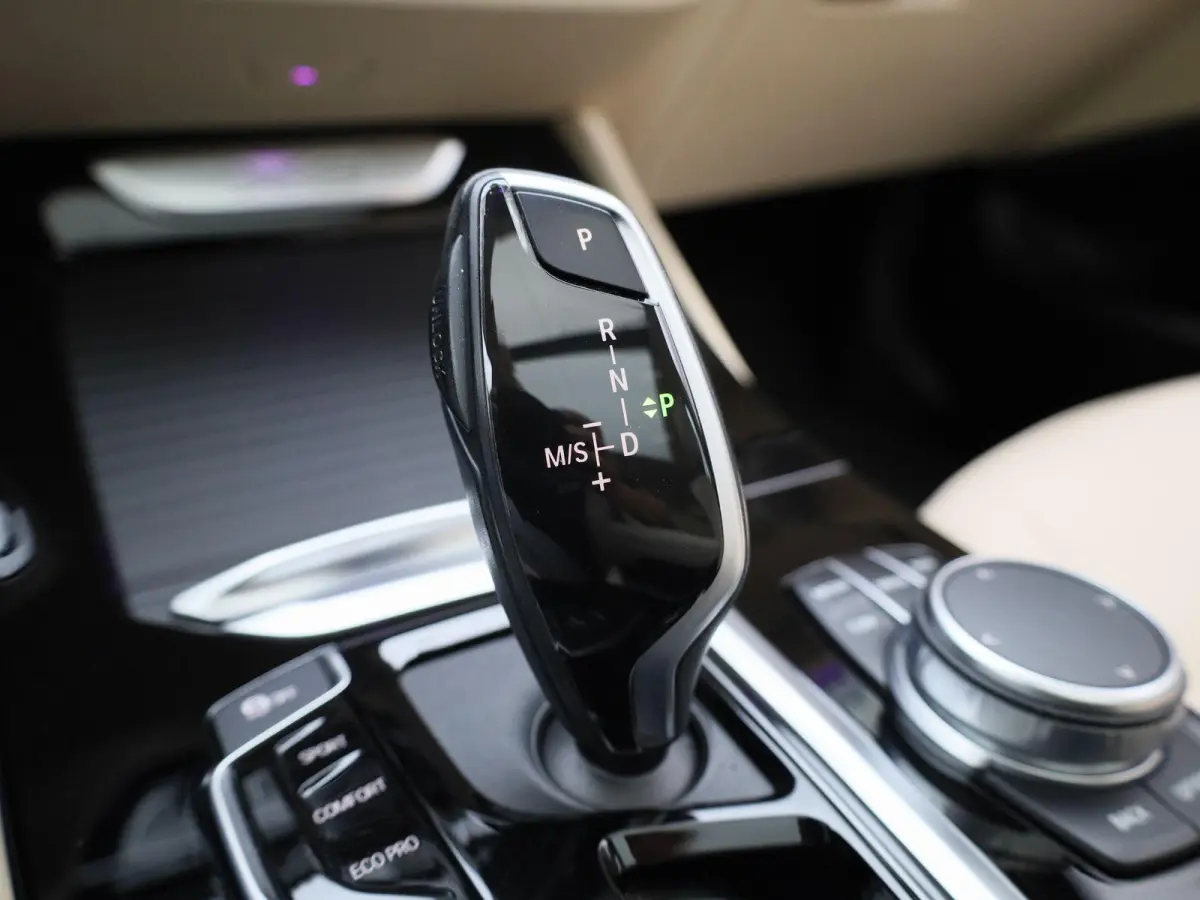 xDrive30e High Executive | Automaat | Panorama dak | Climate control | Virtual cockpit | Memory seat | Apple carplay | Sfeer verlichting | Navigatie | Stoel verwarming | Elec. achterklep | A