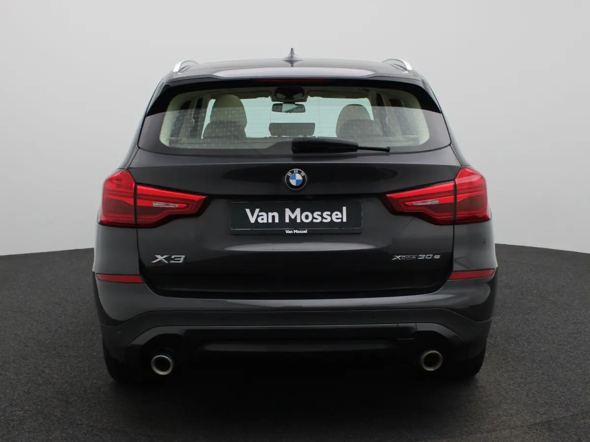 xDrive30e High Executive | Automaat | Panorama dak | Climate control | Virtual cockpit | Memory seat | Apple carplay | Sfeer verlichting | Navigatie | Stoel verwarming | Elec. achterklep | A