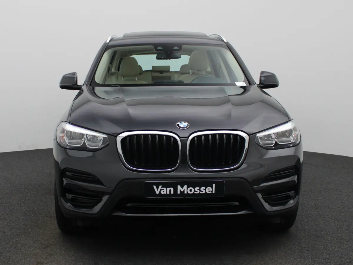 xDrive30e High Executive | Automaat | Panorama dak | Climate control | Virtual cockpit | Memory seat | Apple carplay | Sfeer verlichting | Navigatie | Stoel verwarming | Elec. achterklep | A