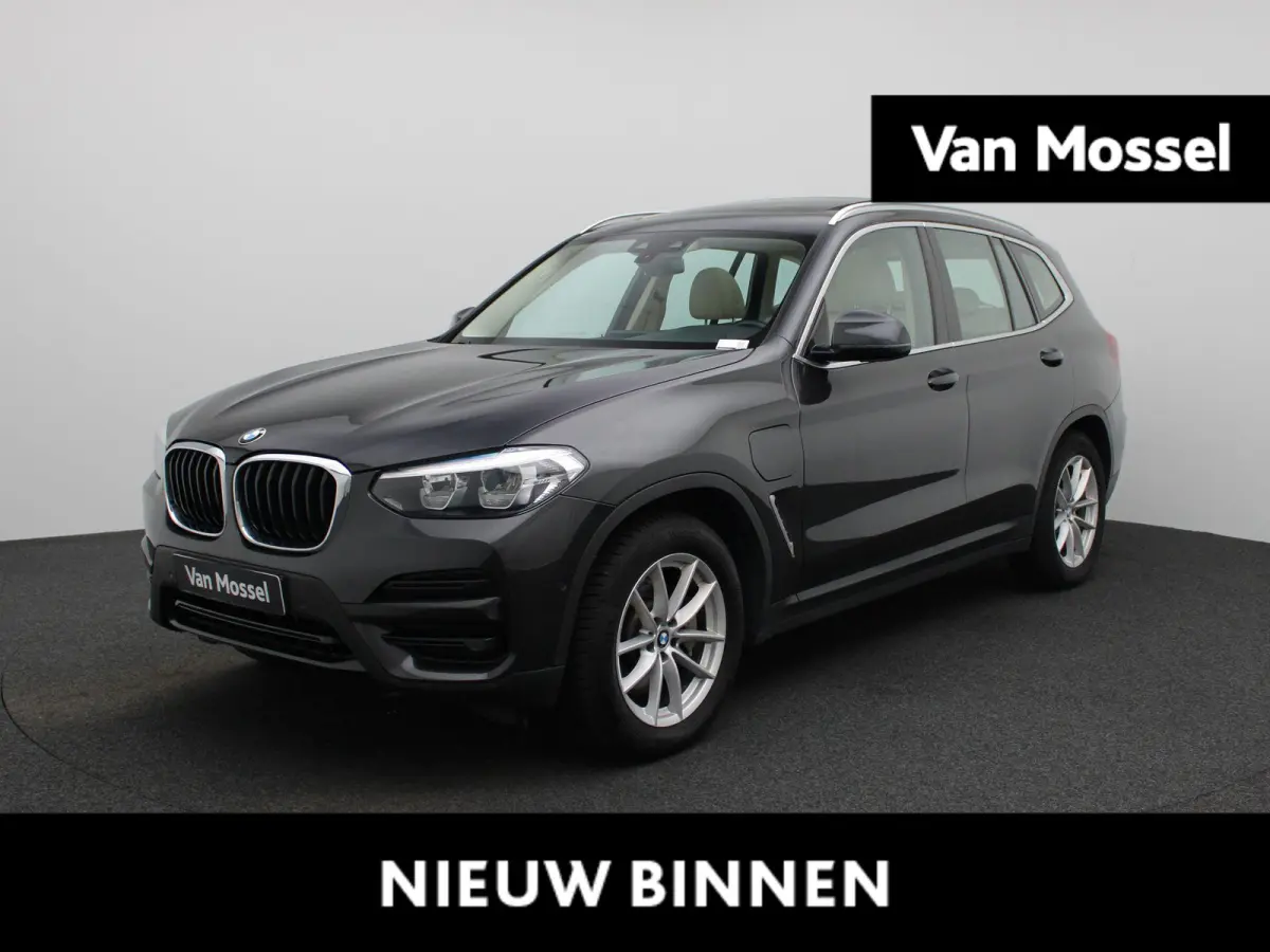 xDrive30e High Executive | Automaat | Panorama dak | Climate control | Virtual cockpit | Memory seat | Apple carplay | Sfeer verlichting | Navigatie | Stoel verwarming | Elec. achterklep | A