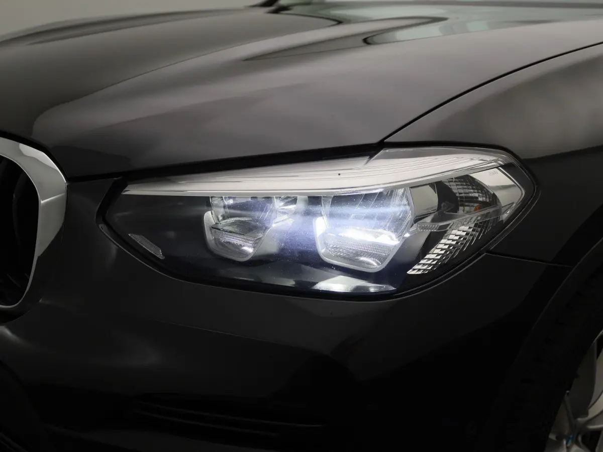 xDrive30e High Executive | Automaat | Panorama dak | Climate control | Virtual cockpit | Memory seat | Apple carplay | Sfeer verlichting | Navigatie | Stoel verwarming | Elec. achterklep | A