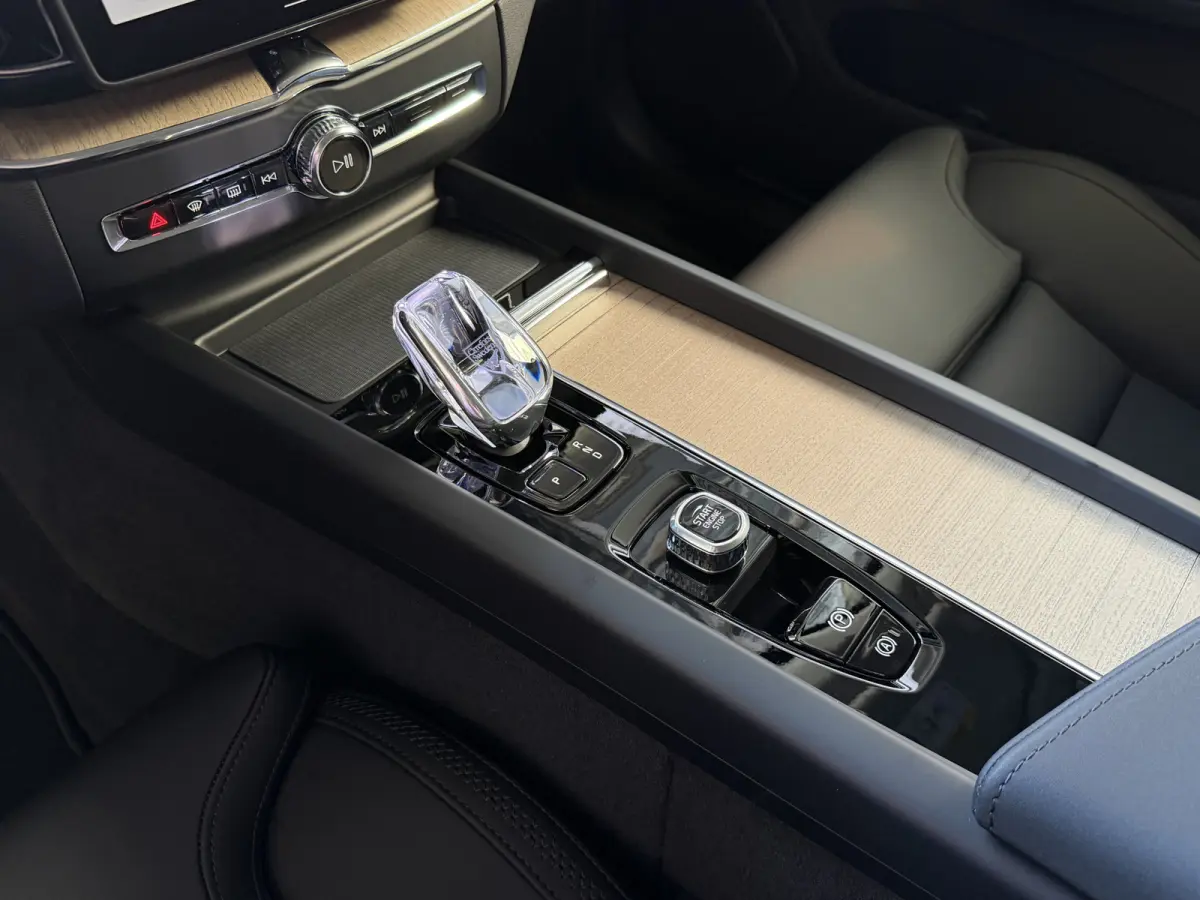 2.0 T8 455PK AWD PLUS DARK NIEUWE AUTO HARMAN KARDON 360.CAM STOEL/STUUR VERW LEER vapour grey