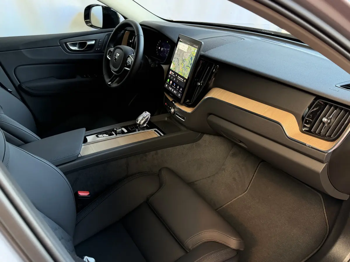 2.0 T8 455PK AWD PLUS DARK NIEUWE AUTO HARMAN KARDON 360.CAM STOEL/STUUR VERW LEER vapour grey