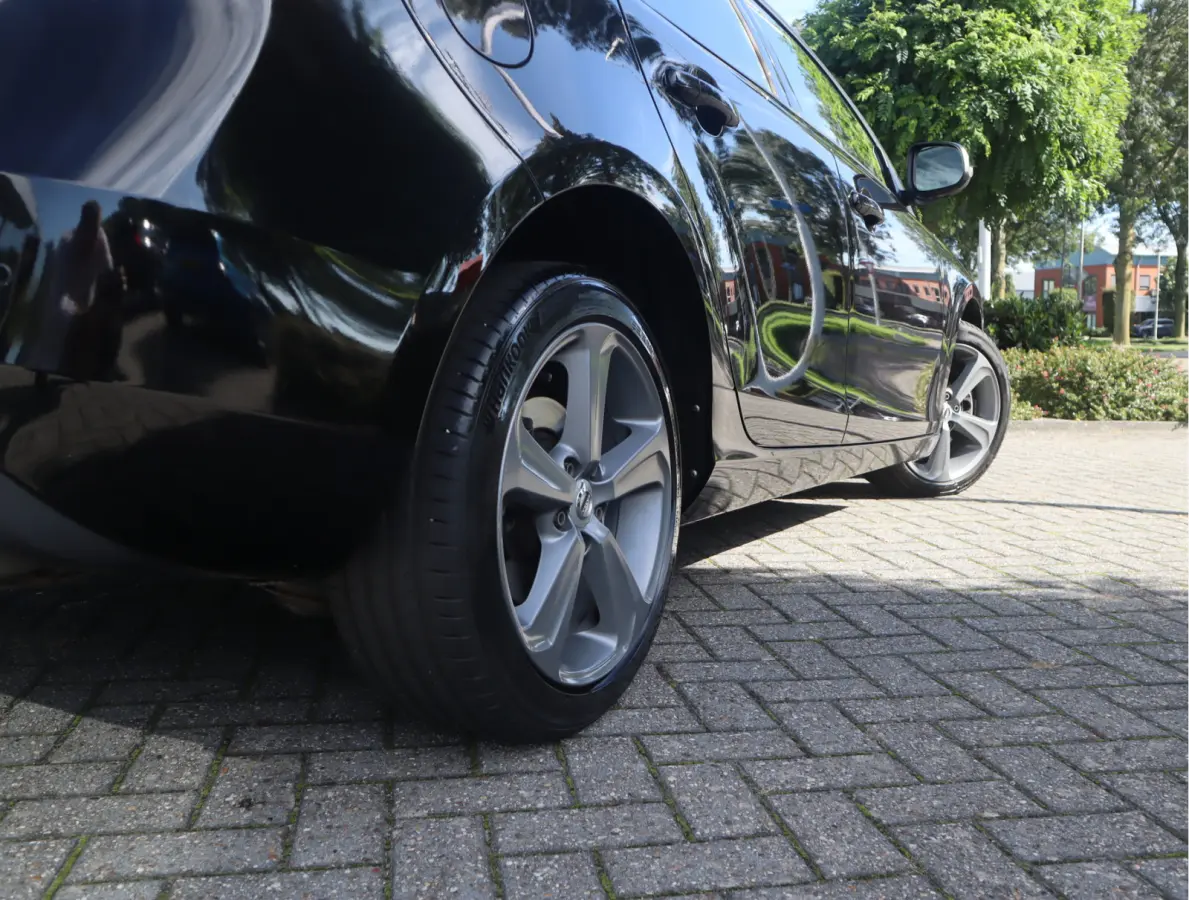 2.0 T3 Momentum Navi / Stoelverw  / Standkachel / Pdc / Elekramen / Instap klaar / Vol jaar Apk