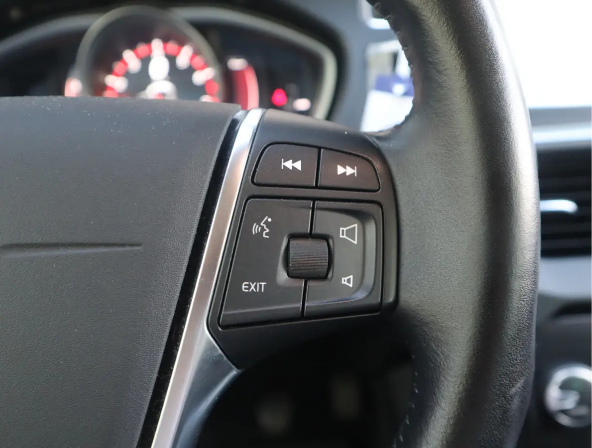 2.0 T3 Momentum Navi / Stoelverw  / Standkachel / Pdc / Elekramen / Instap klaar / Vol jaar Apk