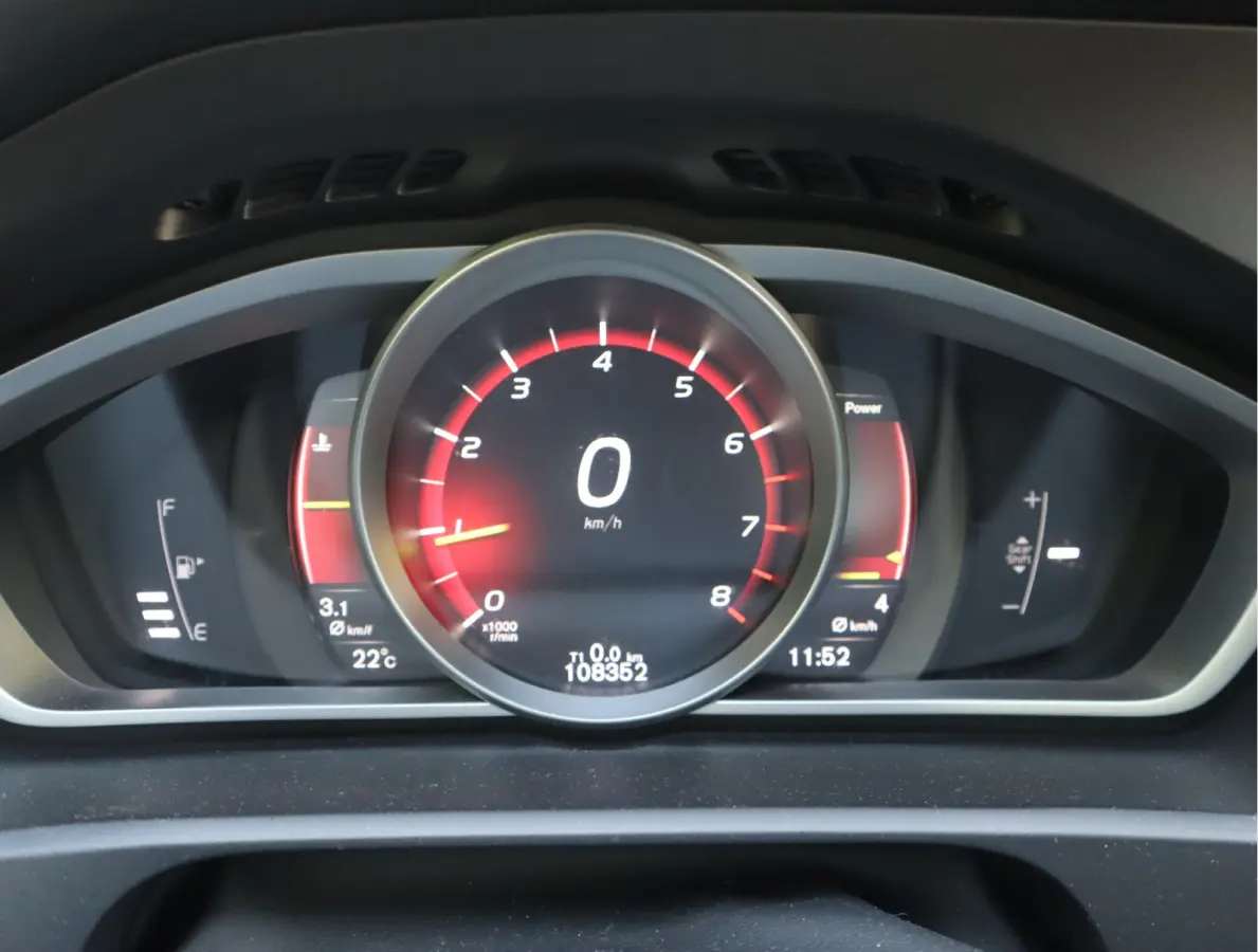 2.0 T3 Momentum Navi / Stoelverw  / Standkachel / Pdc / Elekramen / Instap klaar / Vol jaar Apk