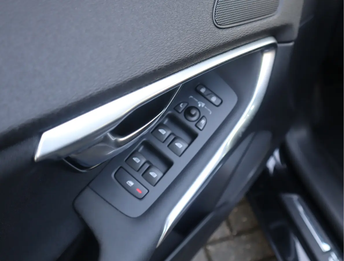 2.0 T3 Momentum Navi / Stoelverw  / Standkachel / Pdc / Elekramen / Instap klaar / Vol jaar Apk