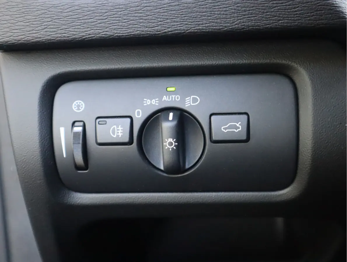 2.0 T3 Momentum Navi / Stoelverw  / Standkachel / Pdc / Elekramen / Instap klaar / Vol jaar Apk