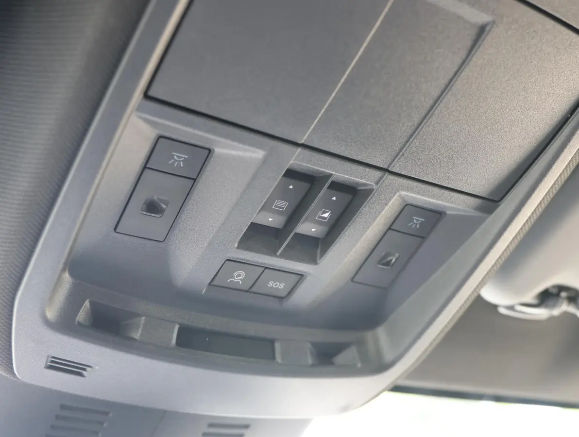 GS 73 kWh | AGR stoelen | Navigatie 16" | Apple en Android 19"lichtmetalen velgen | Verlicht Opel-logo |