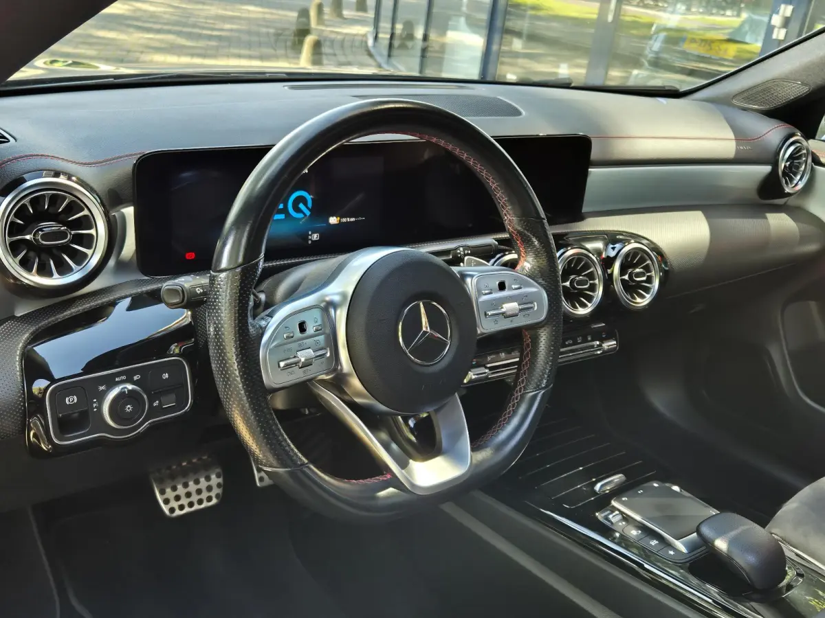 250 e Business Solution AMG Limited | SOH 95.48% | Panoramadak | Apple Carplay | Multi | Sfeerverlichting | Cruise Control | 18 inch