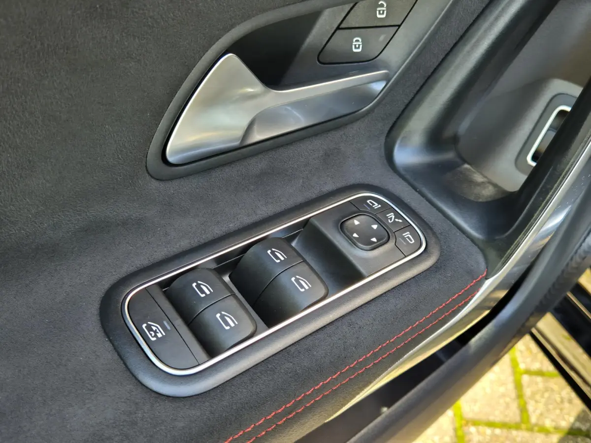 250 e Business Solution AMG Limited | SOH 95.48% | Panoramadak | Apple Carplay | Multi | Sfeerverlichting | Cruise Control | 18 inch