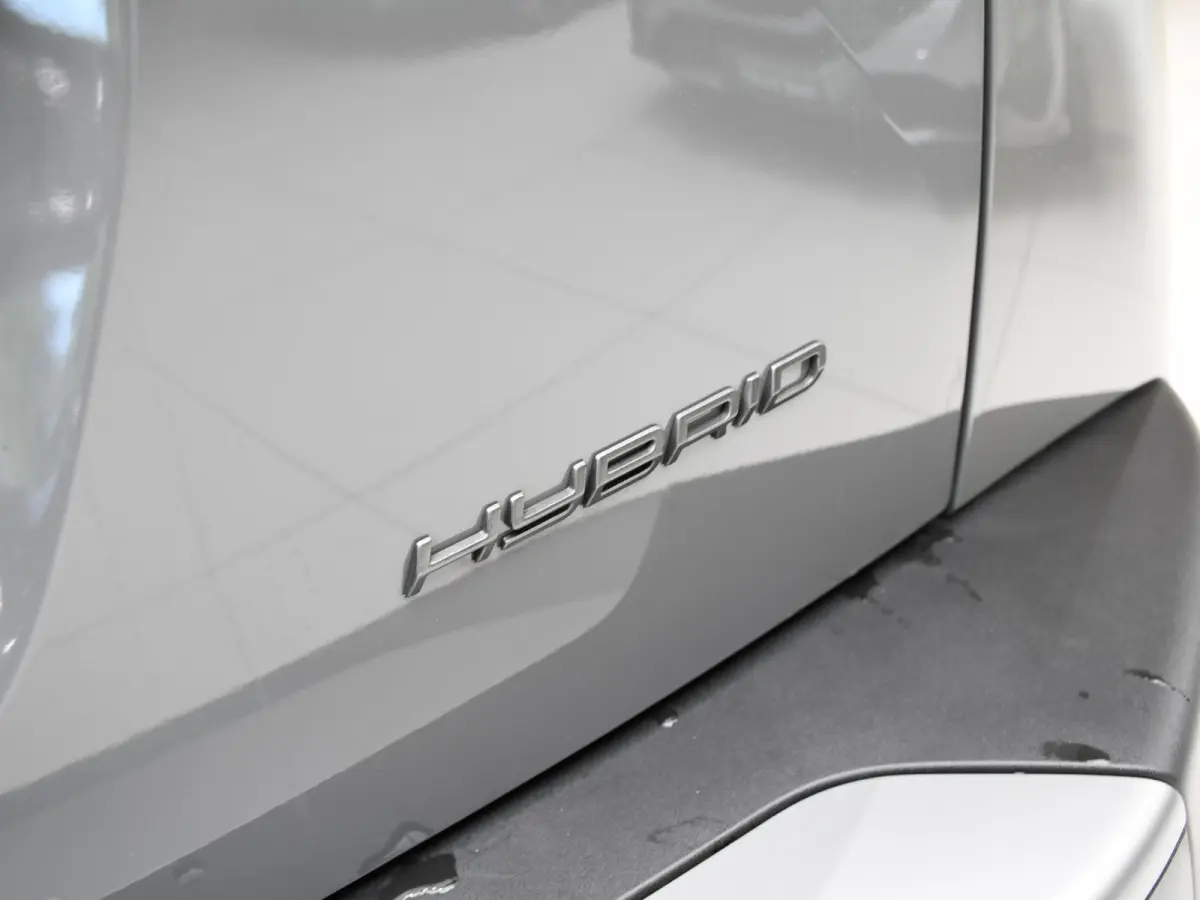1.2 Hybrid 145 GT .