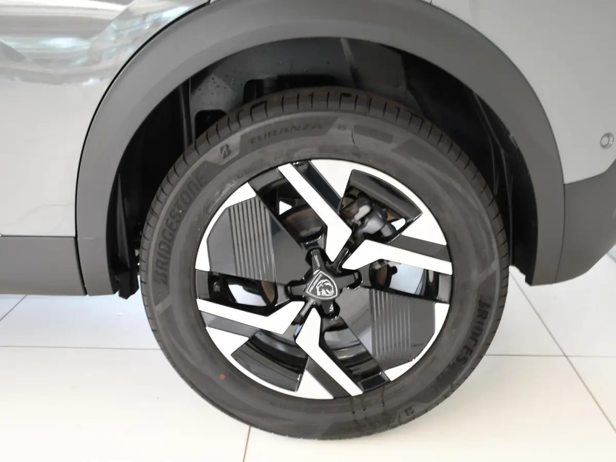 1.2 Hybrid 145 GT .