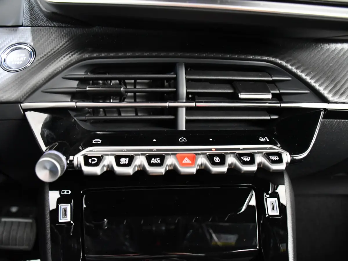 1.2 Hybrid 145 GT .
