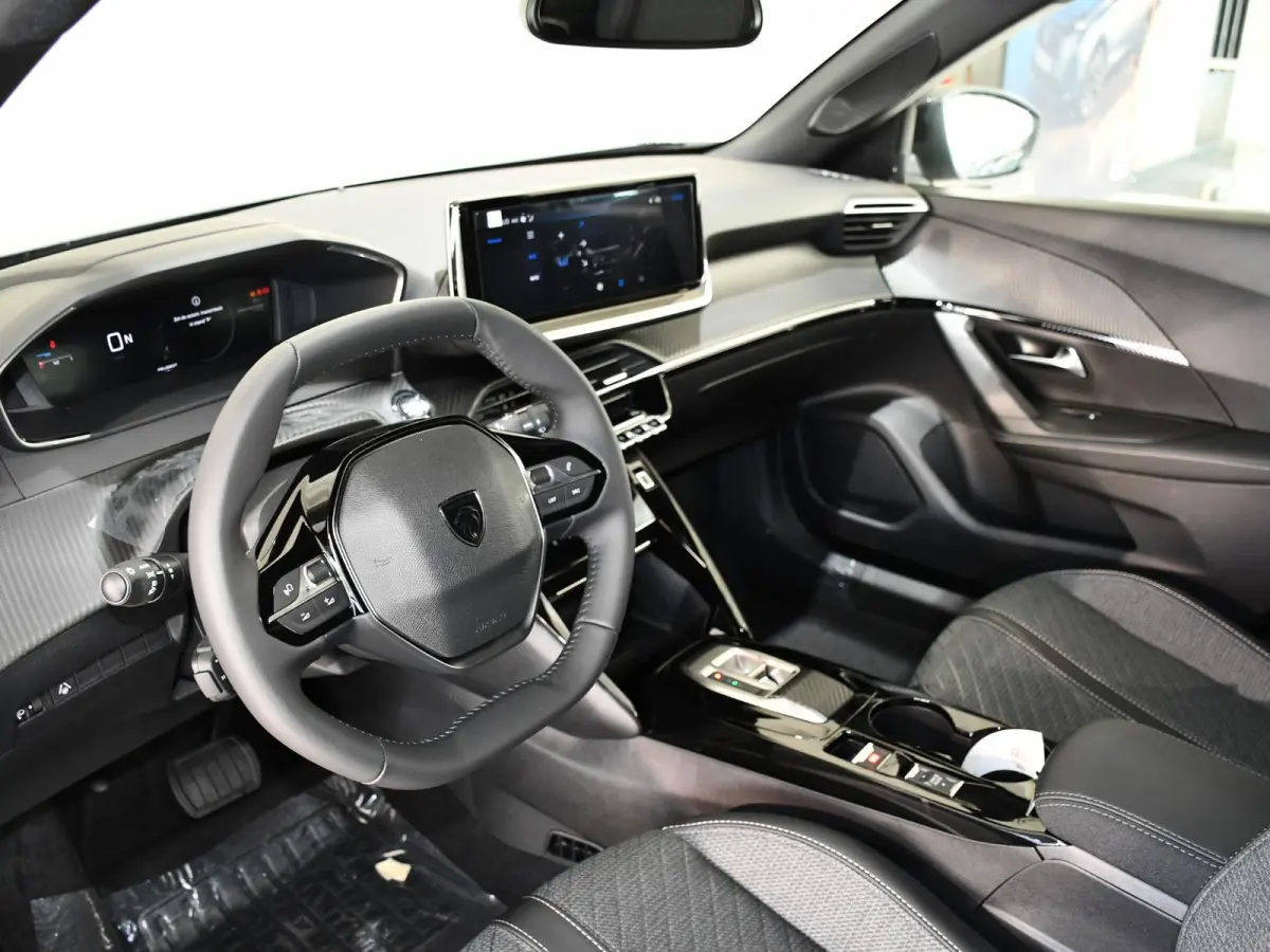 1.2 Hybrid 145 GT .