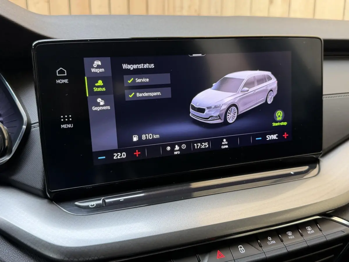 1.0 TSI Ambition Apple CarPlay/Android Auto | Climate & cruise control | LED verlichting | Lichtmetalen velgen | Navigatiesysteem | Parkeersensoren achter | Trekhaak