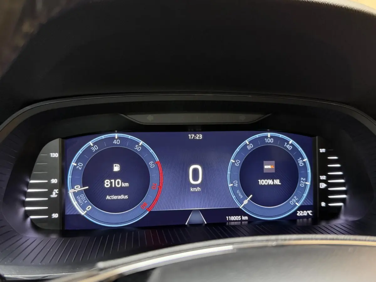 1.0 TSI Ambition Apple CarPlay/Android Auto | Climate & cruise control | LED verlichting | Lichtmetalen velgen | Navigatiesysteem | Parkeersensoren achter | Trekhaak