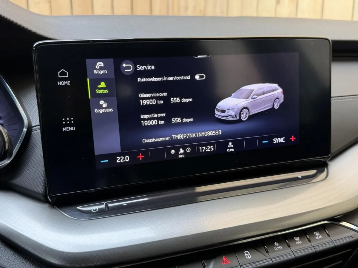 1.0 TSI Ambition Apple CarPlay/Android Auto | Climate & cruise control | LED verlichting | Lichtmetalen velgen | Navigatiesysteem | Parkeersensoren achter | Trekhaak