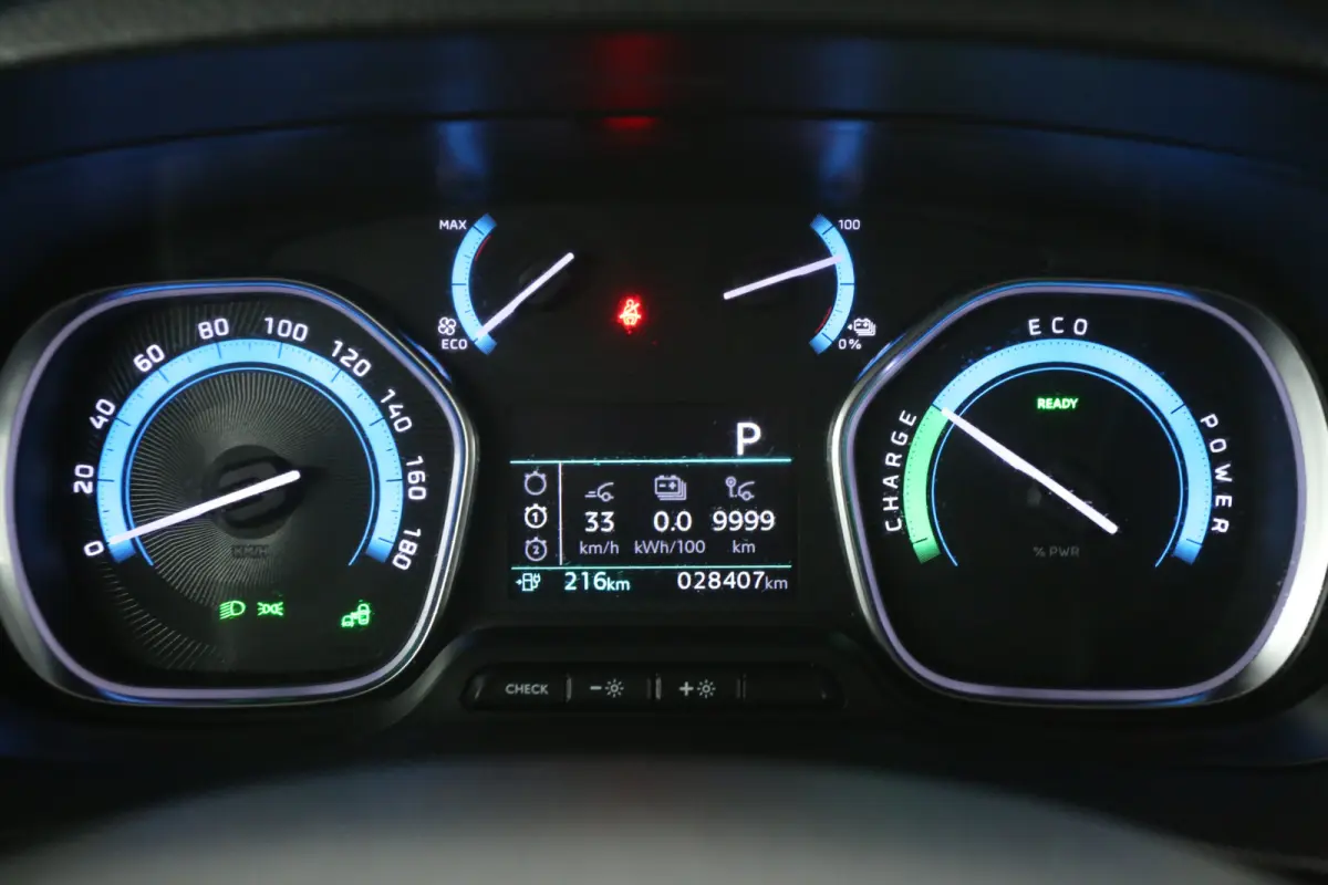 75 kWh L2H1 Long Range | Snelladen | SOH 96% | Airco | Cruise | Camera | Carplay | 3 Zits | 2xSchuifdeur