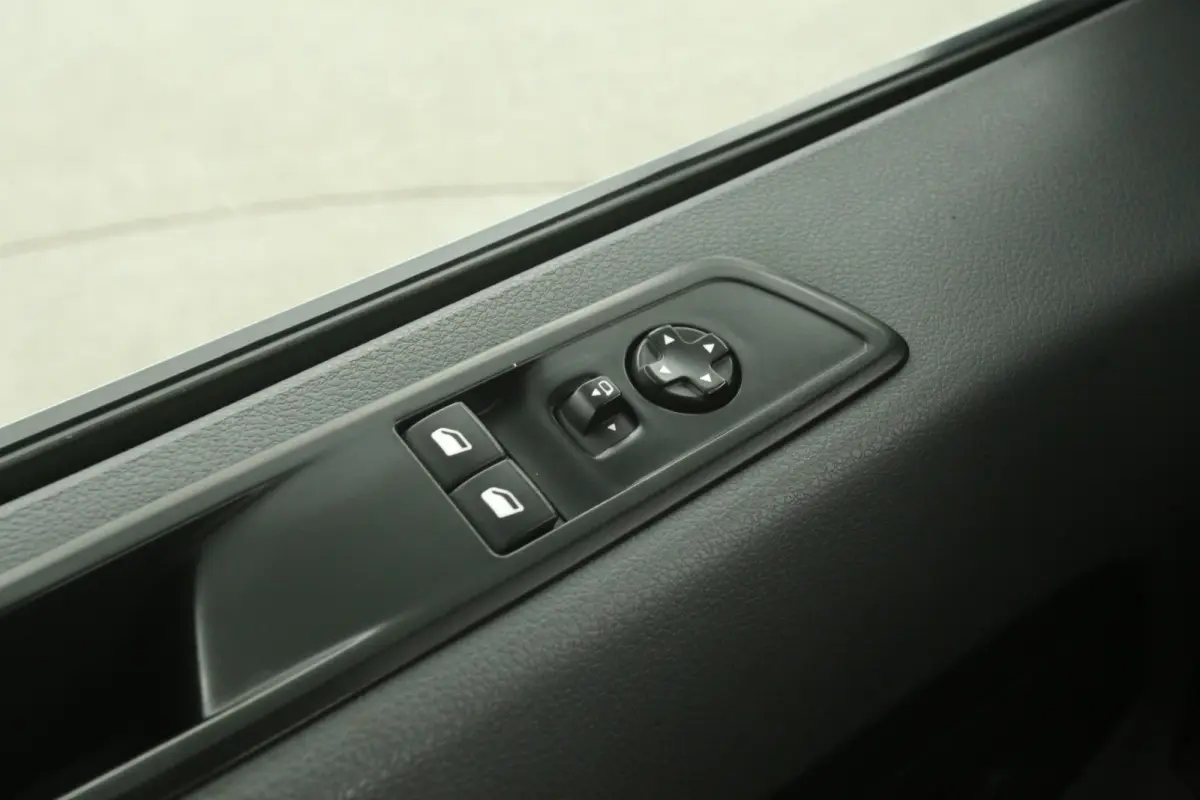 75 kWh L2H1 Long Range | Snelladen | SOH 96% | Airco | Cruise | Camera | Carplay | 3 Zits | 2xSchuifdeur