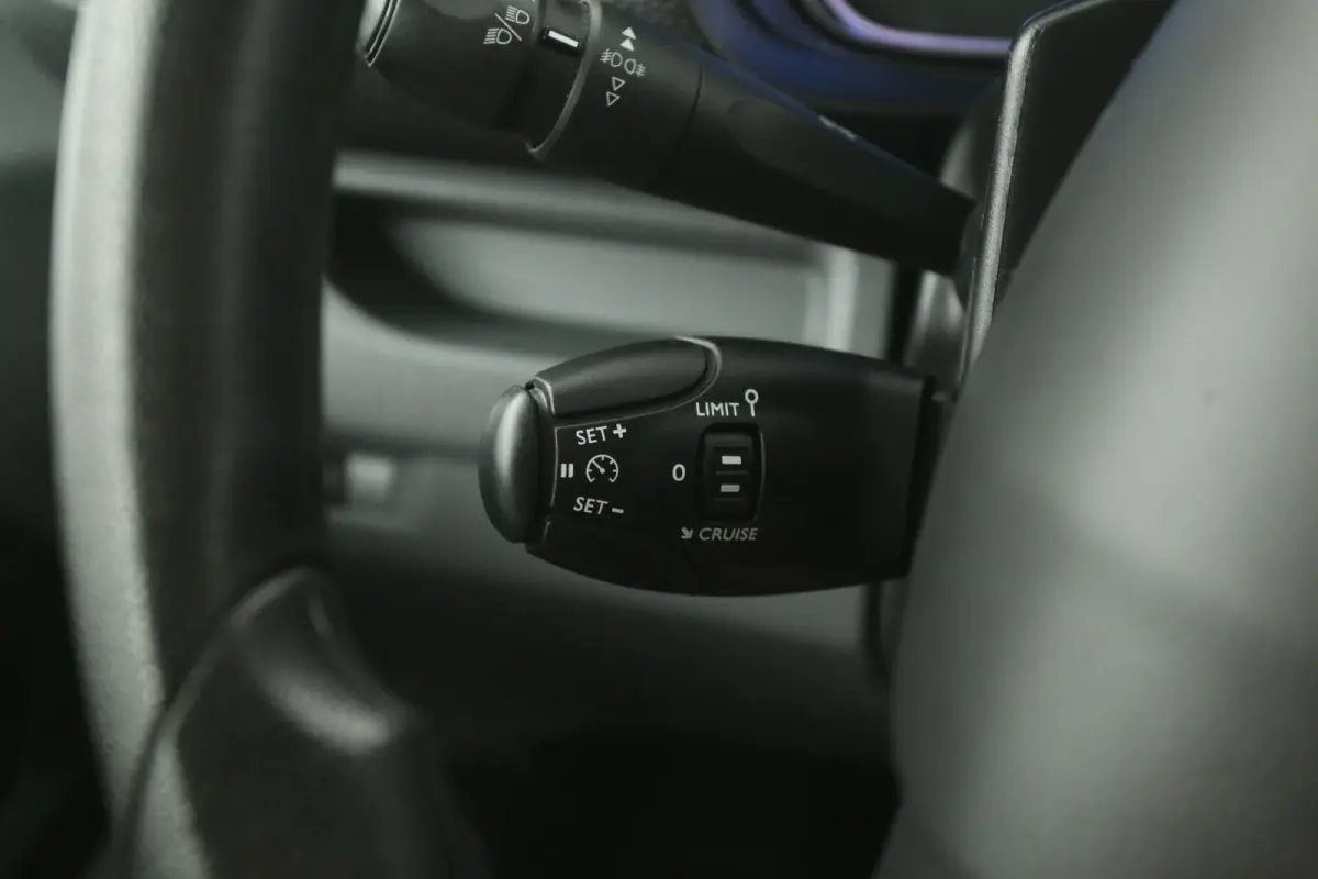 75 kWh L2H1 Long Range | Snelladen | SOH 96% | Airco | Cruise | Camera | Carplay | 3 Zits | 2xSchuifdeur
