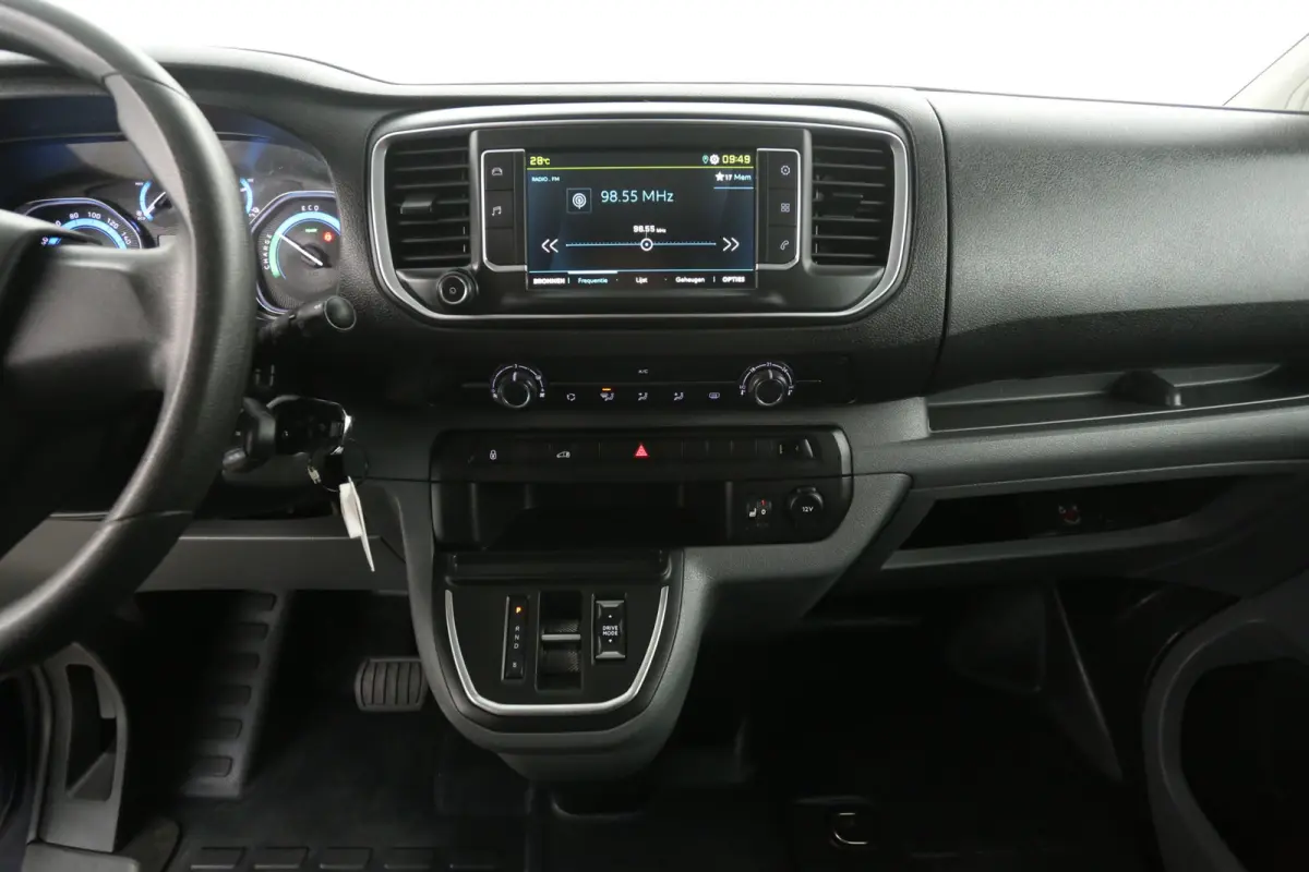 75 kWh L2H1 Long Range | Snelladen | SOH 96% | Airco | Cruise | Camera | Carplay | 3 Zits | 2xSchuifdeur