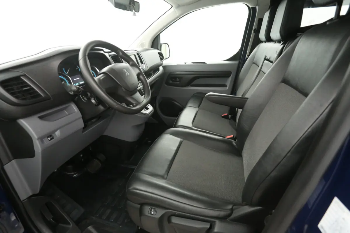 75 kWh L2H1 Long Range | Snelladen | SOH 96% | Airco | Cruise | Camera | Carplay | 3 Zits | 2xSchuifdeur