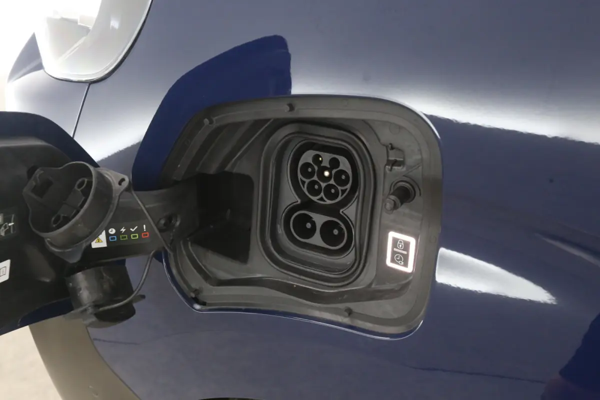 75 kWh L2H1 Long Range | Snelladen | SOH 96% | Airco | Cruise | Camera | Carplay | 3 Zits | 2xSchuifdeur