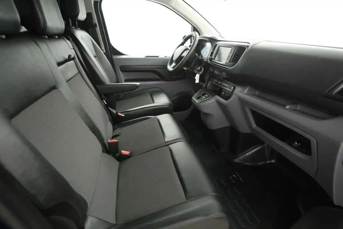 75 kWh L2H1 Long Range | Snelladen | SOH 96% | Airco | Cruise | Camera | Carplay | 3 Zits | 2xSchuifdeur
