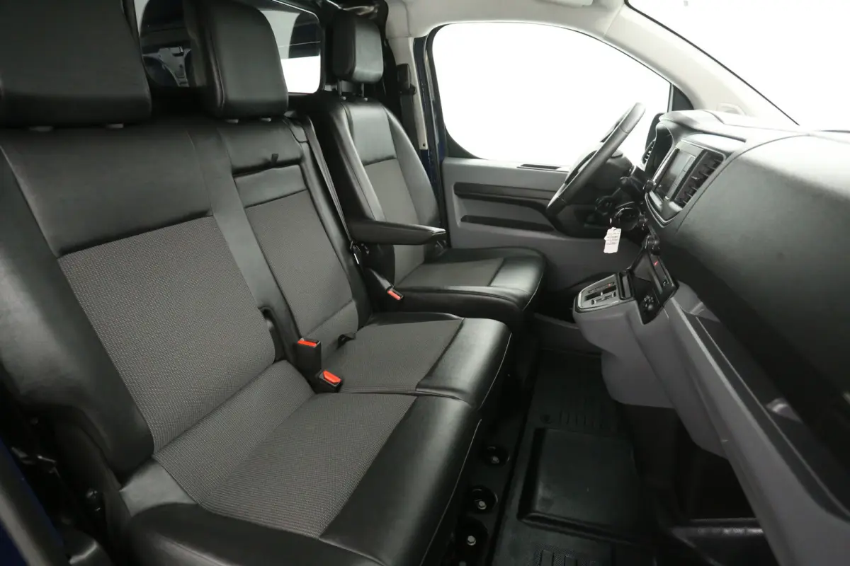 75 kWh L2H1 Long Range | Snelladen | SOH 96% | Airco | Cruise | Camera | Carplay | 3 Zits | 2xSchuifdeur